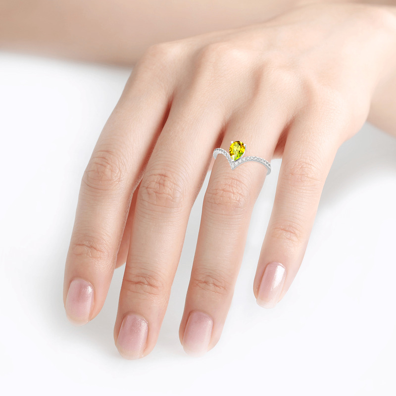 Jeulia 10K/14K/18K Gold Platinum Pear Cut V Shaped Ring
