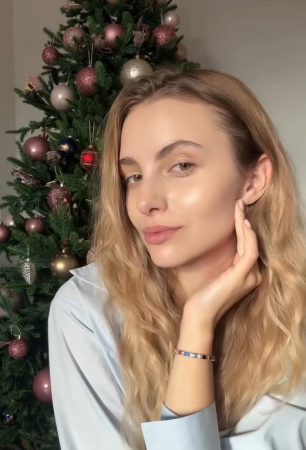 Jeulia Gorgeous Halo Oval Cut Red Stone Ring Set 3PCS