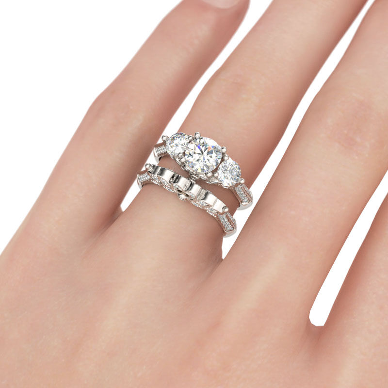 Jeulia Conjunto De Anillos Con Tres Piedras Con Forma Hoja De Talla Redonda En Plata De Ley