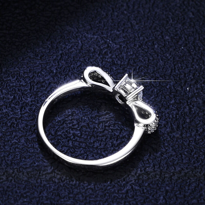 Jeulia Cute Bowknot Round Engagement Ring