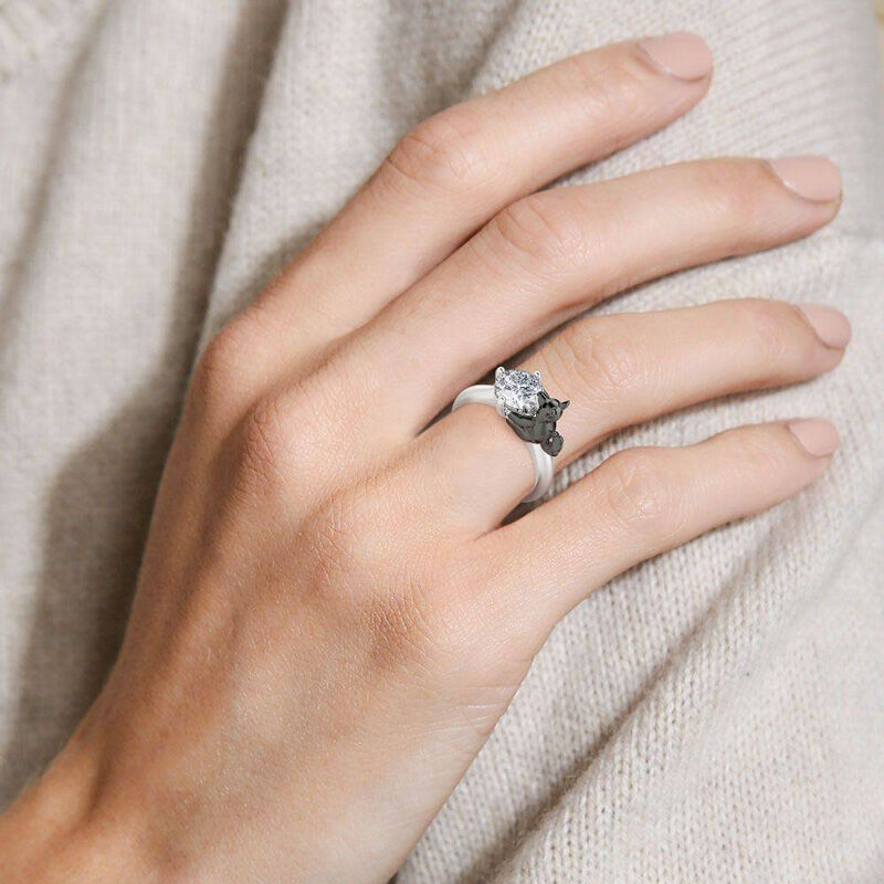Jeulia Hug Me "Baby Wolf" Round Cut Sterling Silver Ring