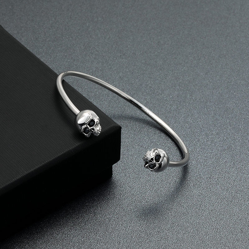 Jeulia "Biker Style" Skull Sterling Silver Bangle Bracelet