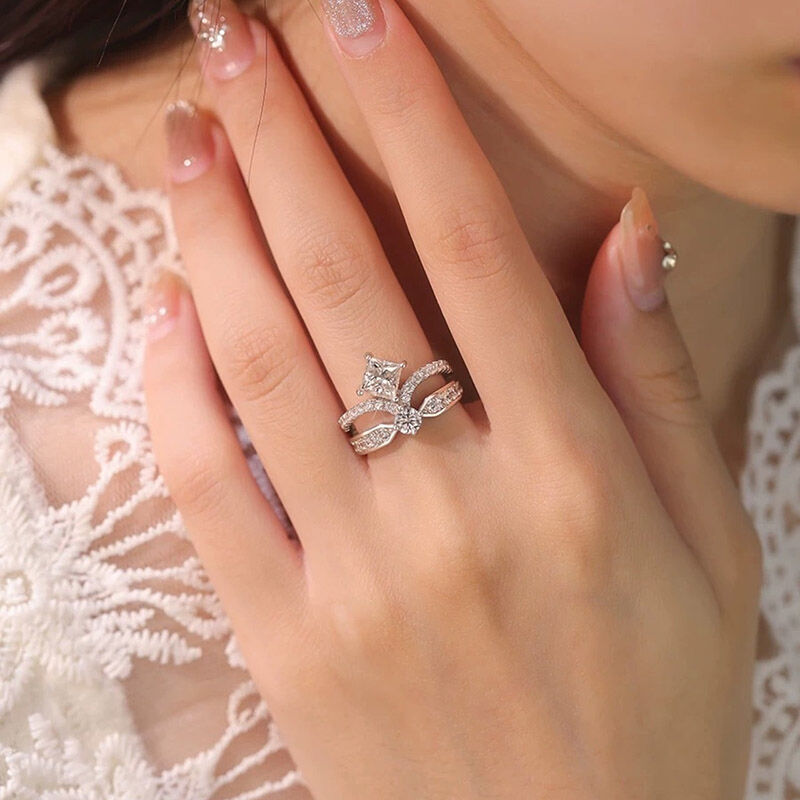 Jeulia Anillo de Compromiso Corte Princesa Corona Doble Hilera