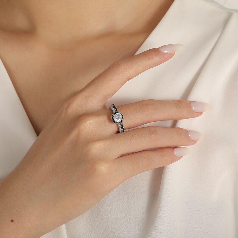 Jeulia Halo Round Engagement Ring Set With Black Accents