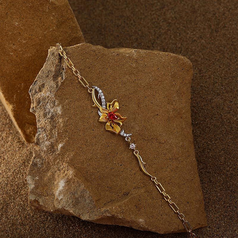 Jeulia x Leyla "Floral of Thorns" Tvåfärgad Twist Blomma Armband i Sterling Silver