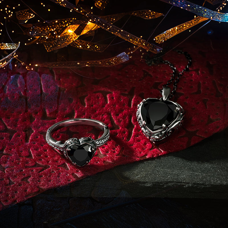 Jeulia Aged Finish Black Heart Twist Ring Sterling Silver