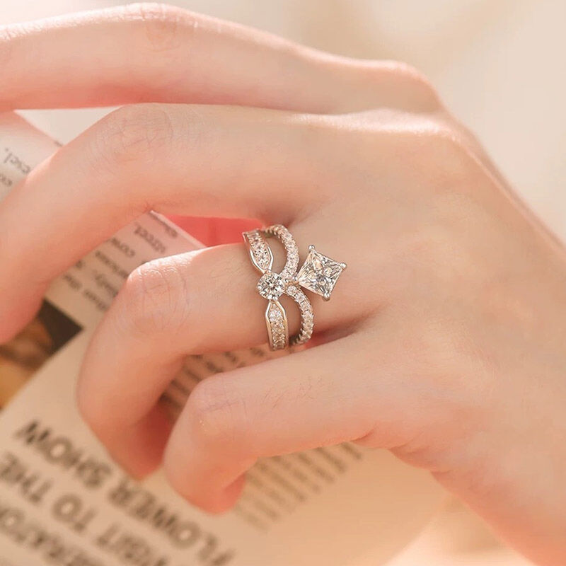 Jeulia Anillo de Compromiso Corte Princesa Corona Doble Hilera