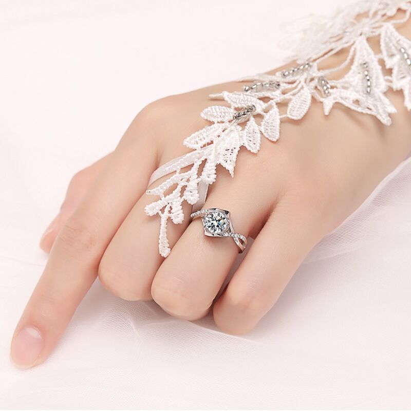 Jeulia Bypass Twist Round Cut Ring Sterling Silver