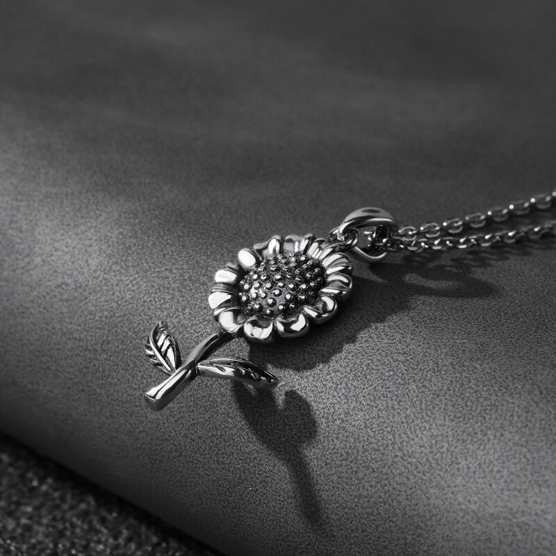 Jeulia "Blooming Sunflower" Sterling Silver Necklace