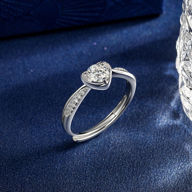 Jeulia Simple Twist Heart Eternity Ring Round Cut Sterling Silver