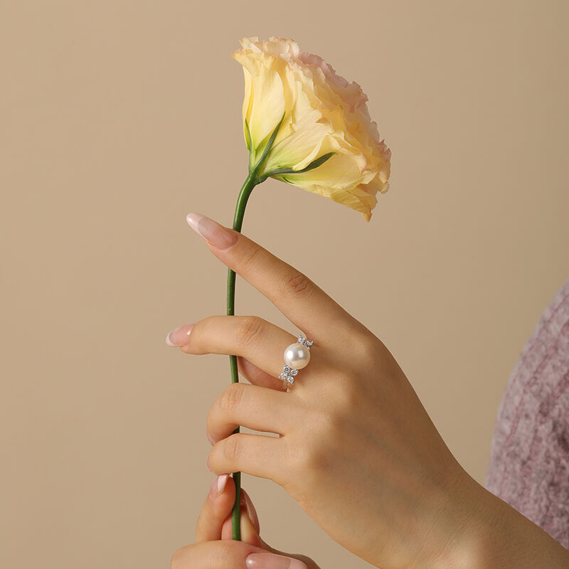 Jeulia Classic Four Leaf Clover Pearl Promise Ring Adjustable