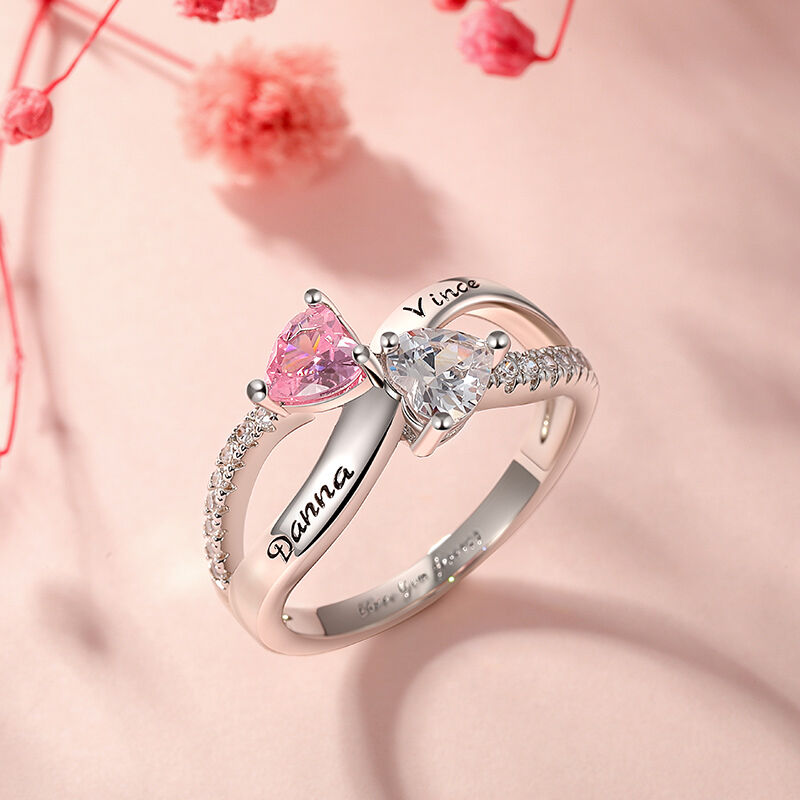 Jeulia Skräddarsydd Dubbel Hjärta Ring med Födelsestensgravering och Infinity Twist Band