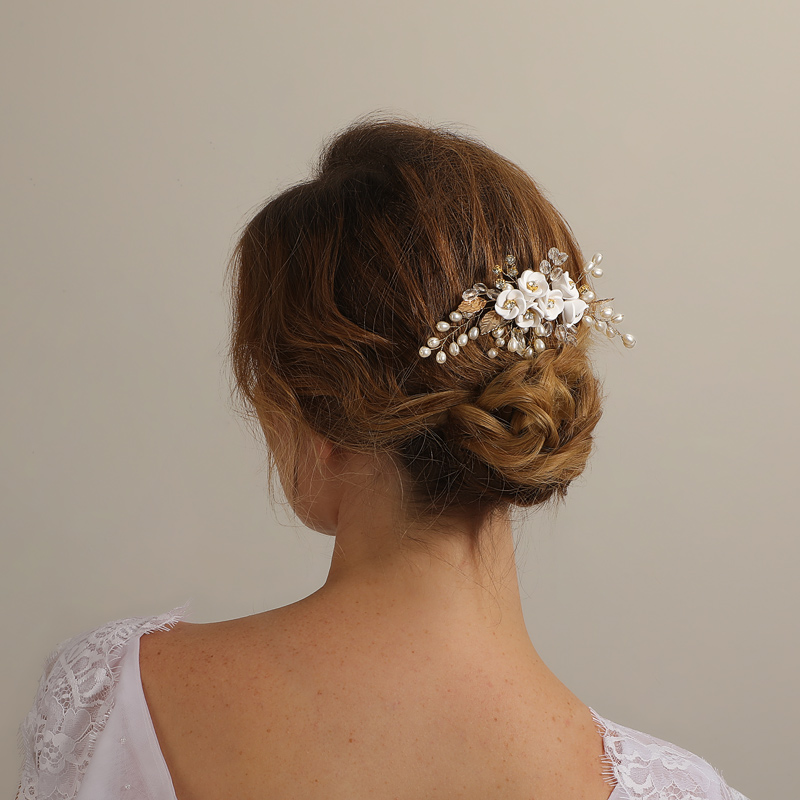 Jeulia White Flower Hair Comb Gold Tone Pearl Crystle Headpiece
