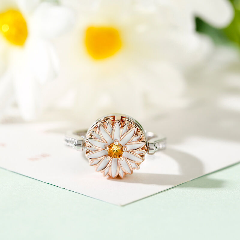 Jeulia "Blooming Daisy" Sterling Silver Personalized Photo Ring (With A Free Chain)