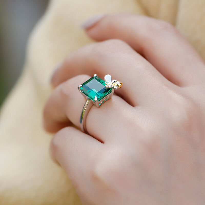 Jeulia "Honey Bee" Emerald Cut Sterling Silver Ring