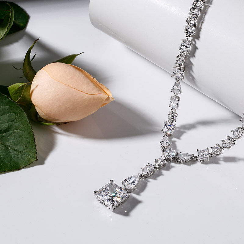 Jeulia "Gorgeous Beauty" Princess Cut Sterling Silver Necklace
