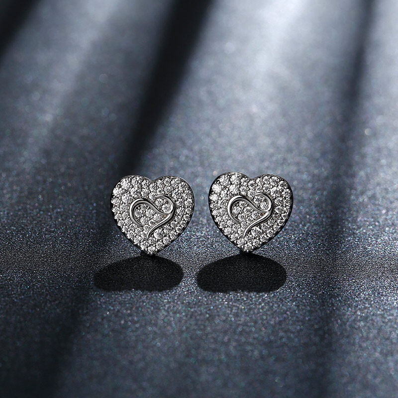 جوليا أقراط مرصعة الفضة الإسترليني على شكل قلب تذكاري شعارة