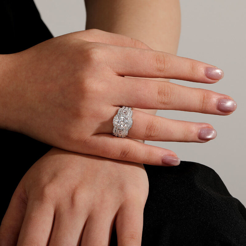 Jeulia Terno De Anillos Con Halo De Talla Redonda En Plata De Ley