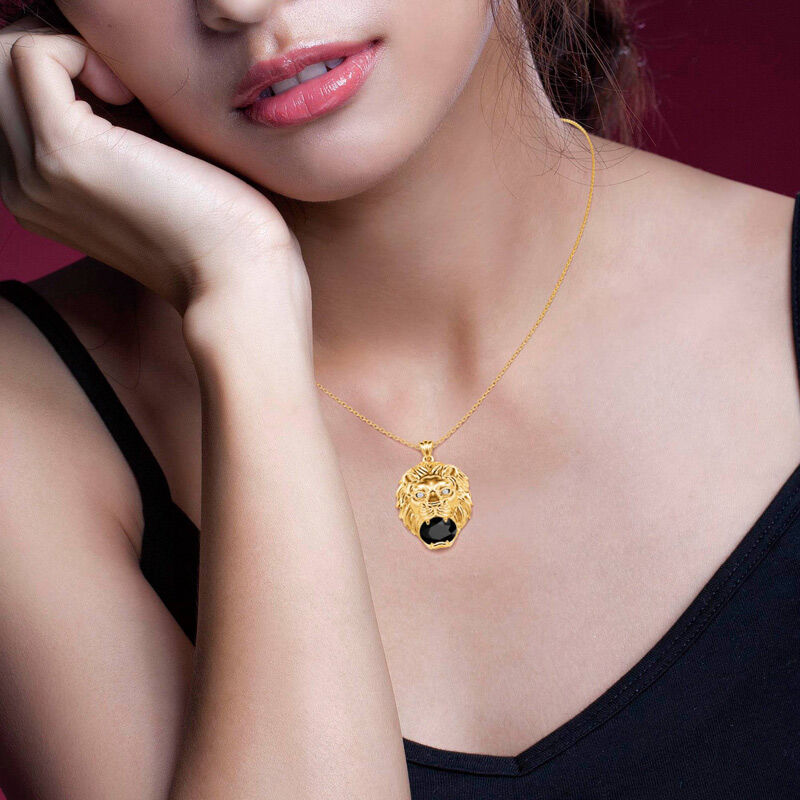 Jeulia Collar de plata de ley con diseño de león color oro y negro