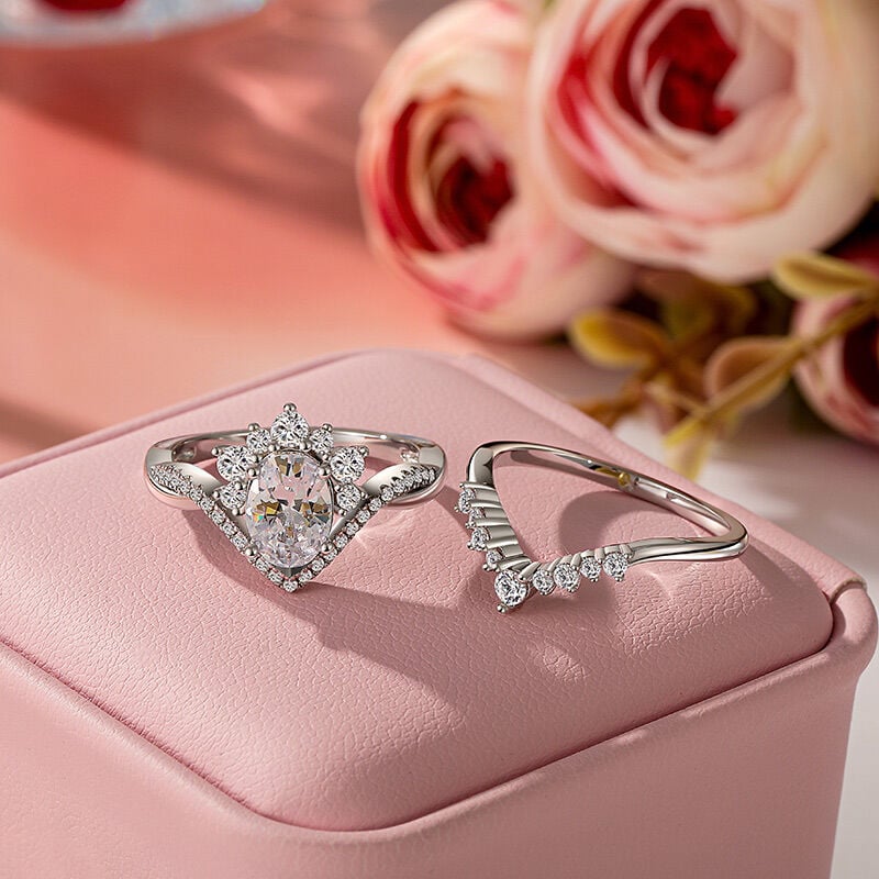 Jeulia Twisted Oval Halo Bridal Ring Set with Cluster Enhancer