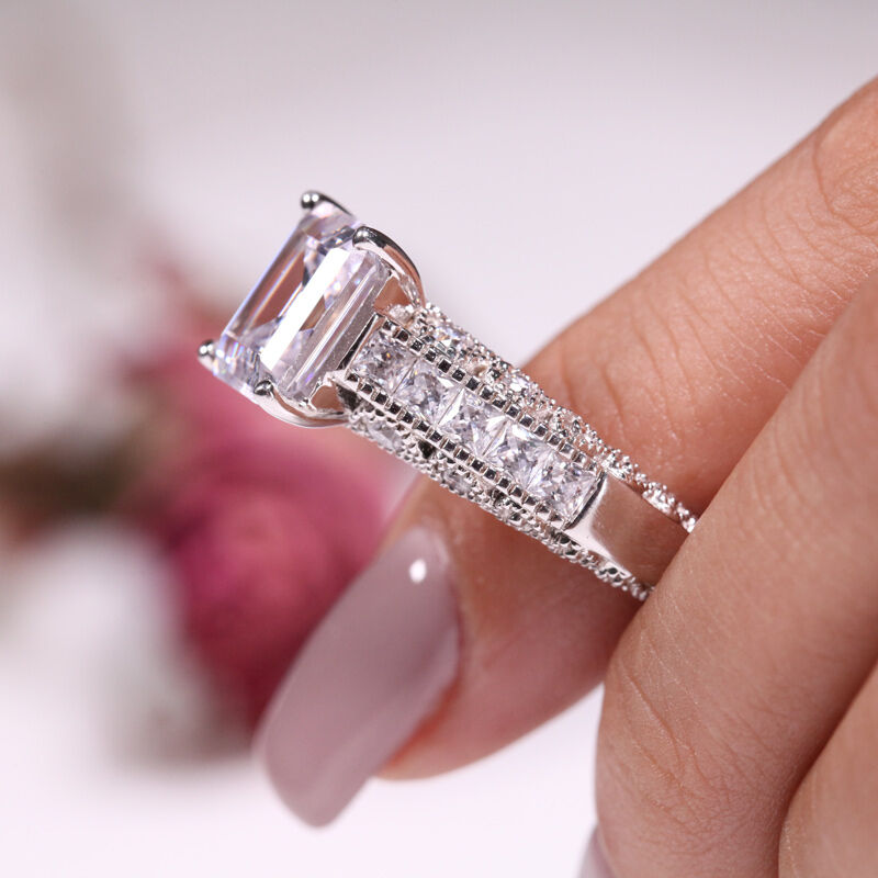 Jeulia Vintage Emerald Cut Sterling Silver Ring