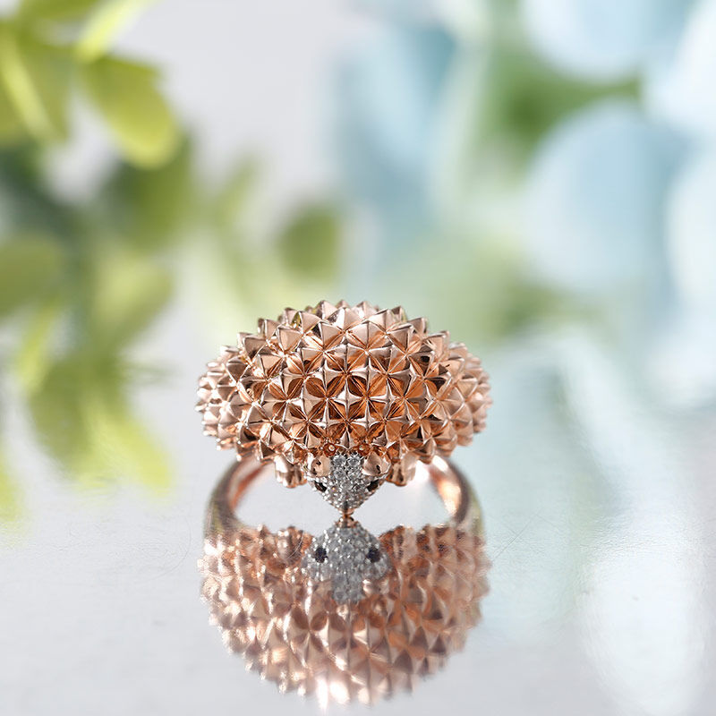 Jeulia "Precious Gift" Hedgehog Design Sterling Silver Ring
