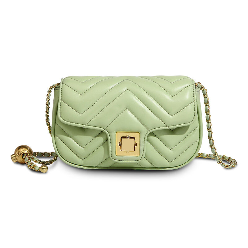 Jeulia Classic Quilted Crossbody Bag With Chain