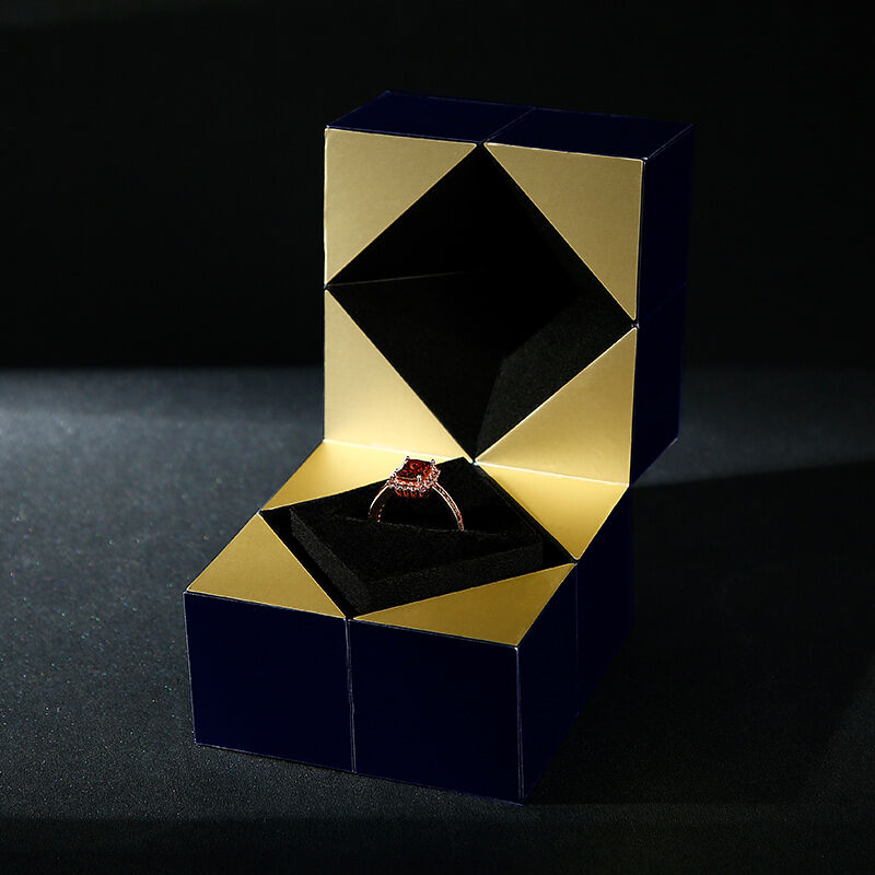 Jeulia Changeable Rubik's Cube Ring Box