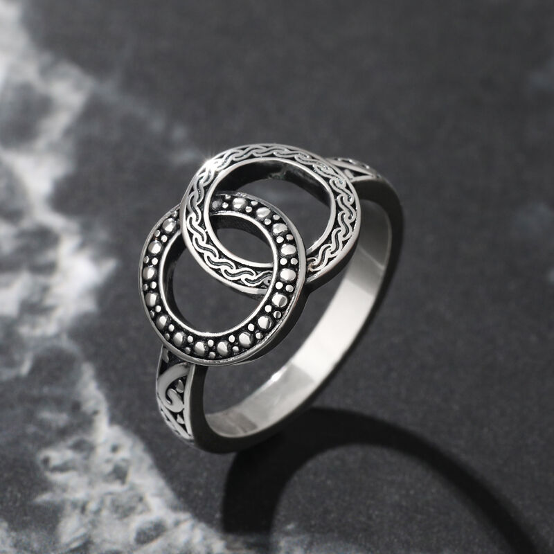 Jeulia "Master of Infinity" Interlocking Circle Sterling Silver Ring