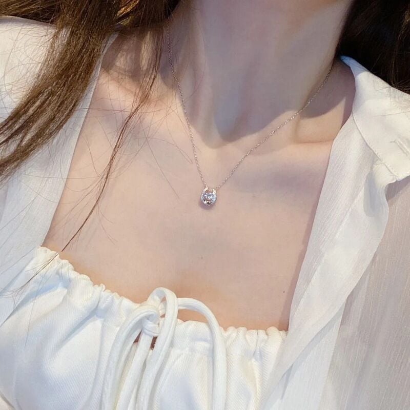 Jeulia Horseshoe Pendant Necklace with Round Cut Stone