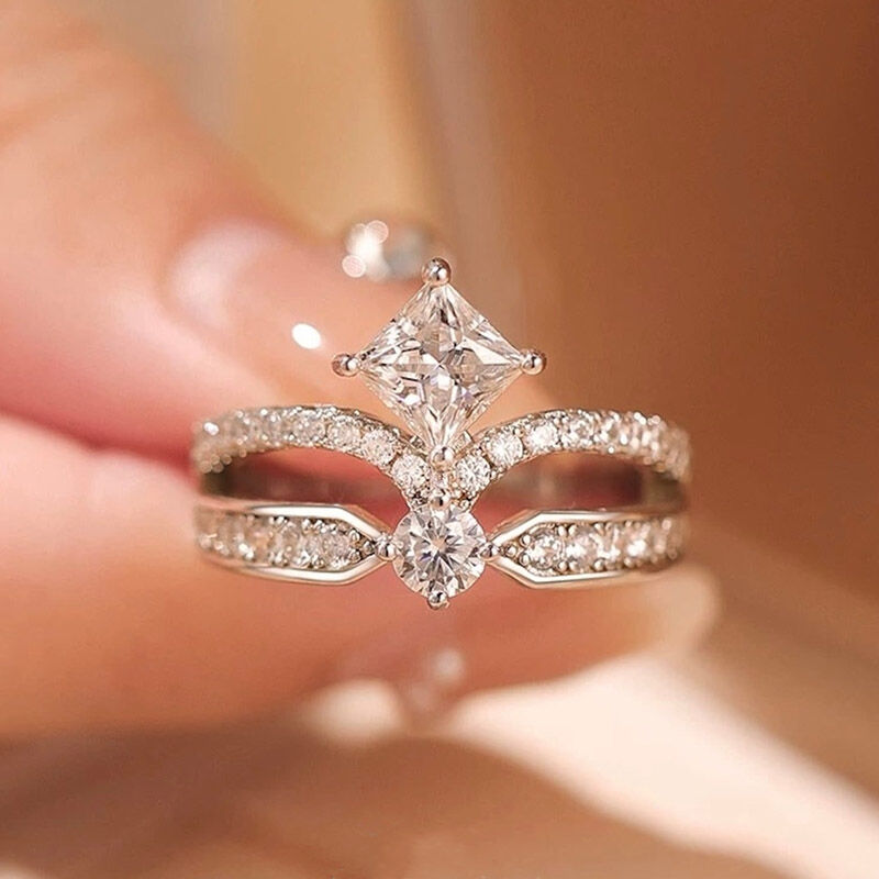 Jeulia Anillo de Compromiso Corte Princesa Corona Doble Hilera