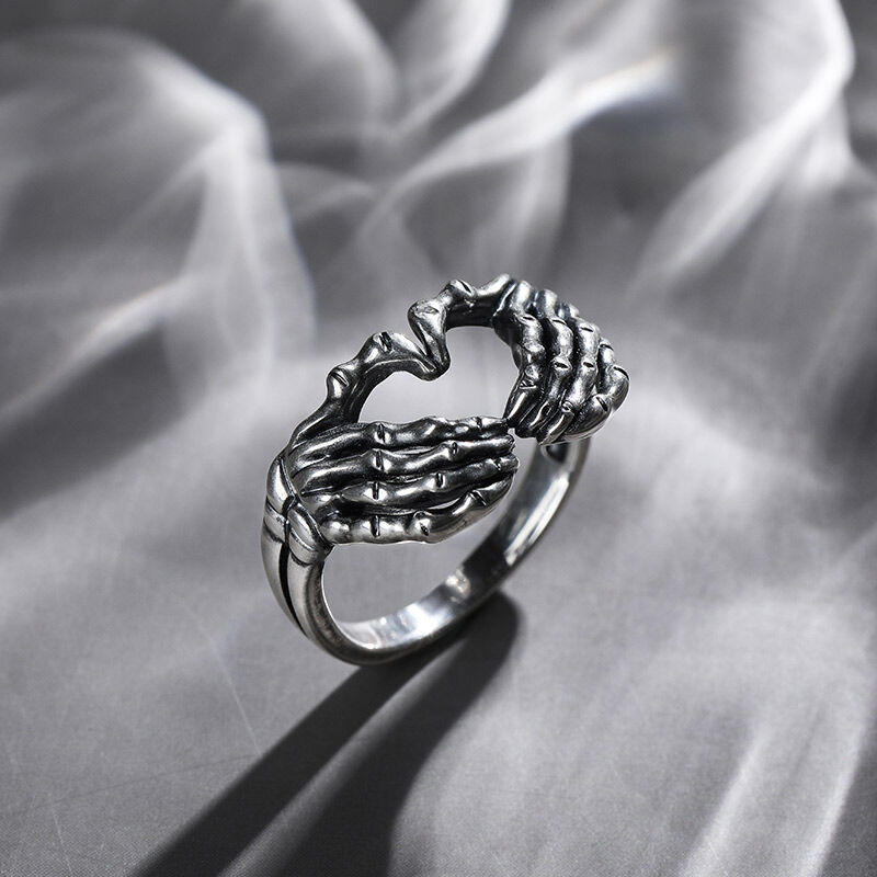 Jeulia "Loyalty and Love" Claddagh Sterling Silver Men's Ring