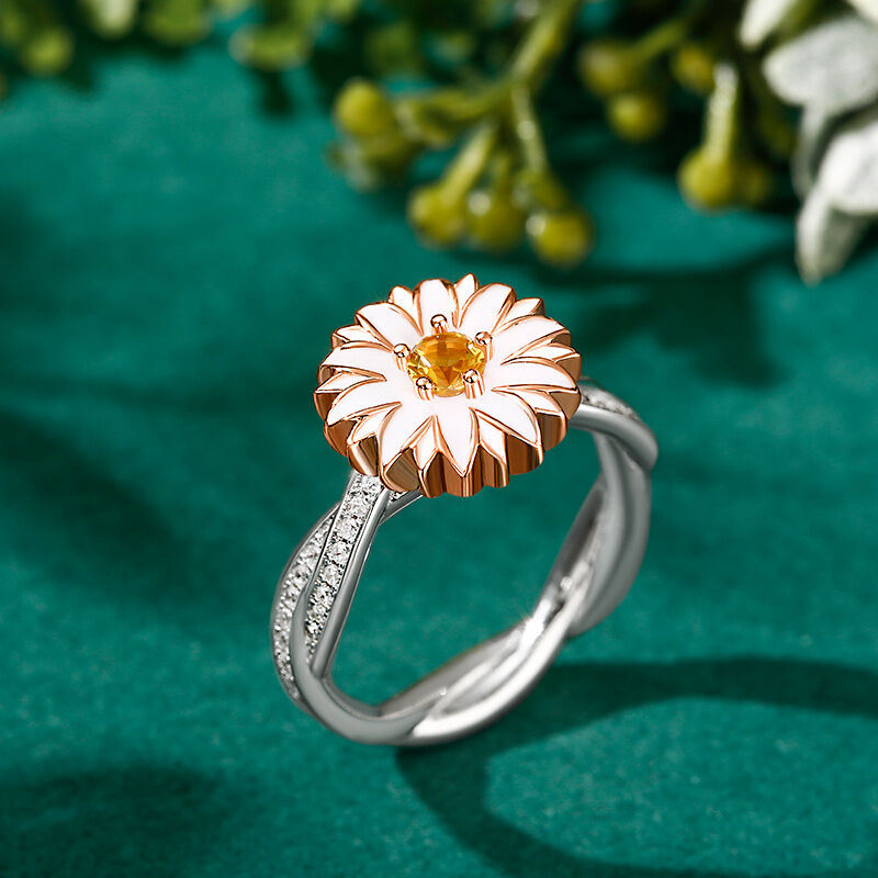 Jeulia "Cheerfulness" Daisy Flower Sterling Silver Rotating Ring