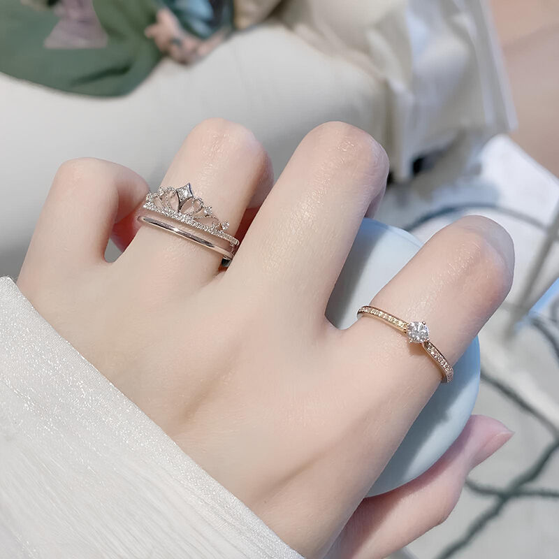 Jeulia Two Tone Fireworks Crown Eternity Wedding Ring Set
