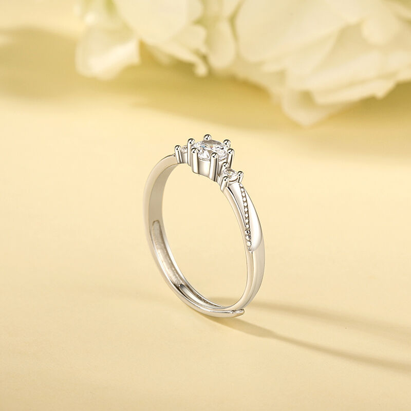 Jeulia Anillo Pareja Mujer Ajustable de Plata Esterlina con Tres Piedras de Corte Redondo