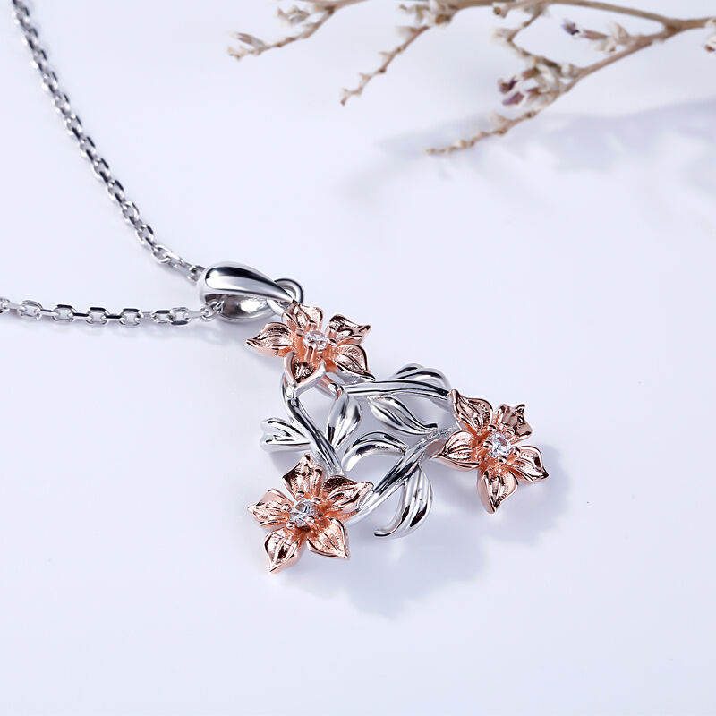 Jeulia Blossoming Necklace