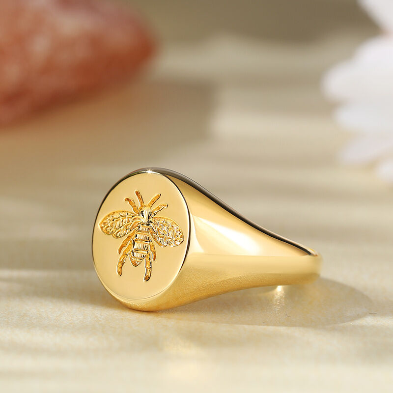 Jeulia Bee Round Signet Sterling Silver Ring