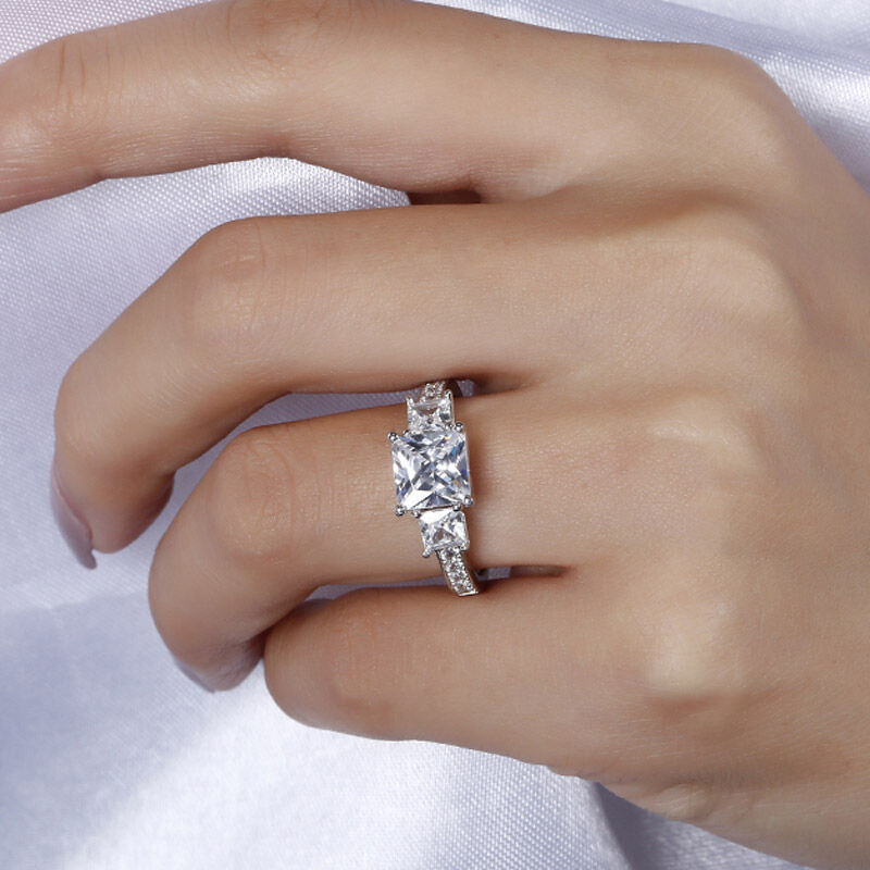 Jeulia Simple Three Stone Princess Cut Sterling Silver Ring