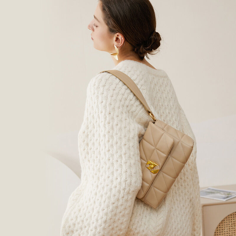 Jeulia Quilted Bag Classic Flap Bag Chain-Embellished Shoulder Bag