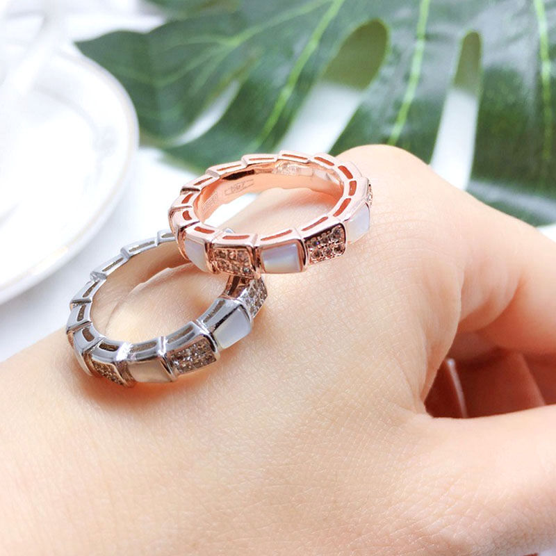 Jeulia Forma De Serpiente Anillo Con Madre Perla