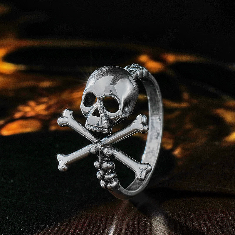 Jeulia "Jolly Roger" Skull Sterling Silver Ring