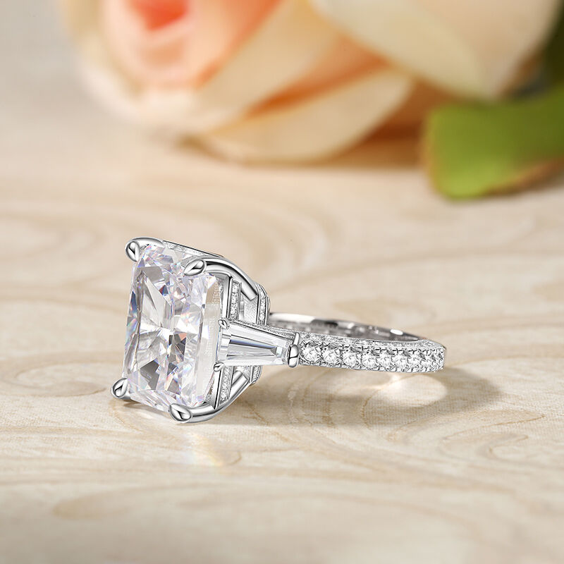 Jeulia Anillo Grande de Compromiso Boda Corte Esmeralda de Plata de Ley con Tres Piedras