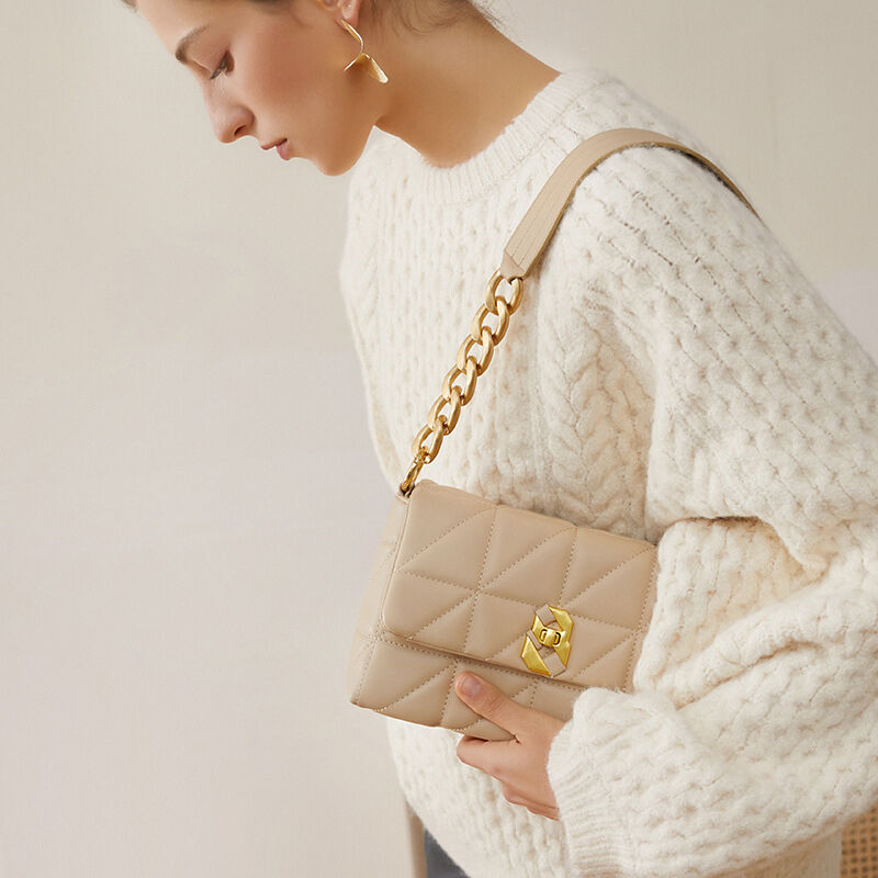 Jeulia Quilted Bag Classic Flap Bag Chain-Embellished Shoulder Bag