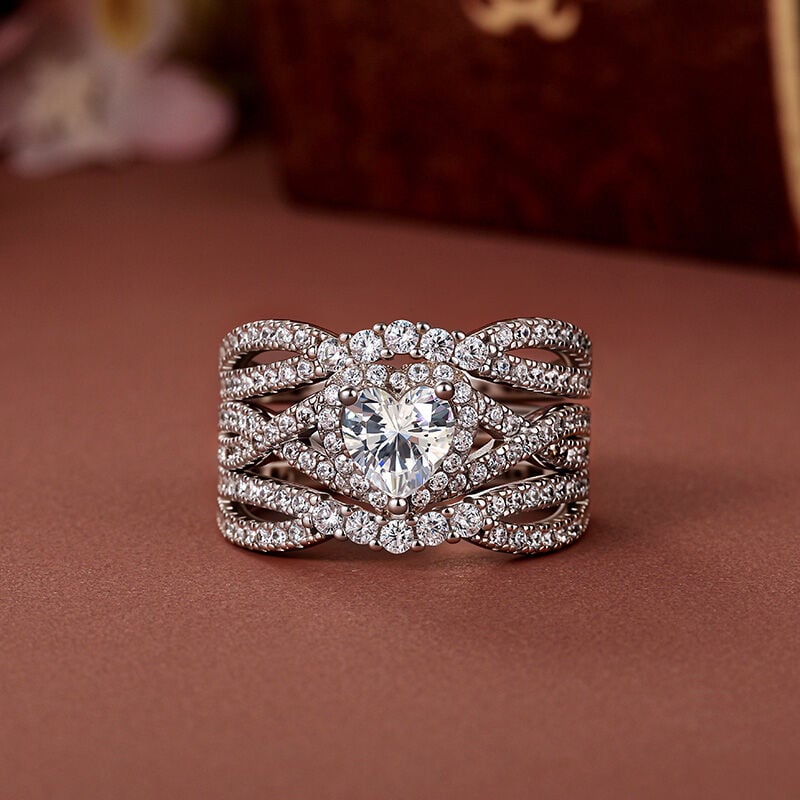 Jeulia Twisted Heart Halo Engagement Ring Set 2PCS