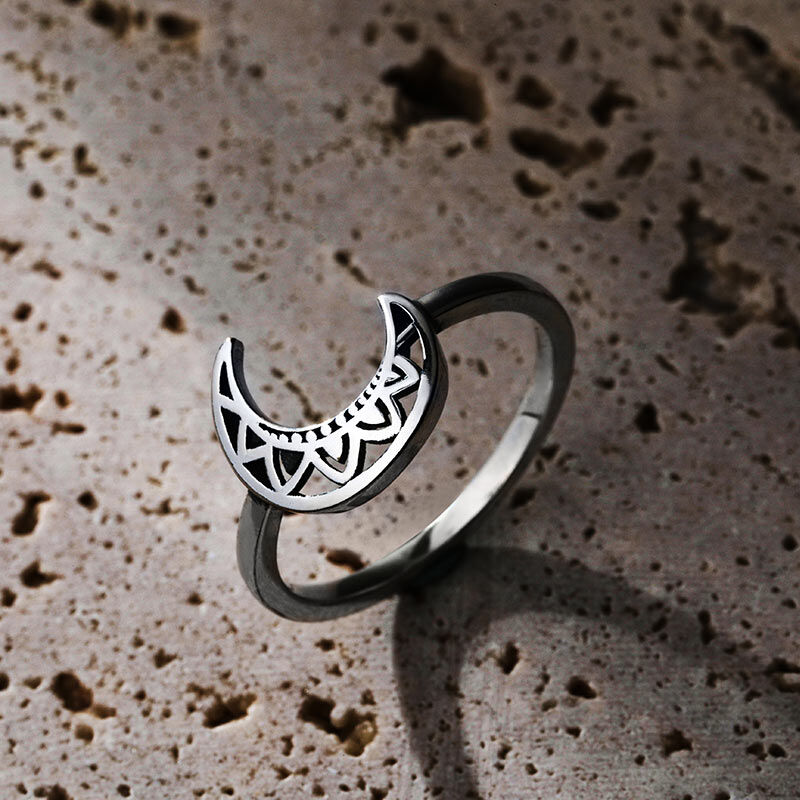 Jeulia "Celtic Moon" Sterling Silver Ring
