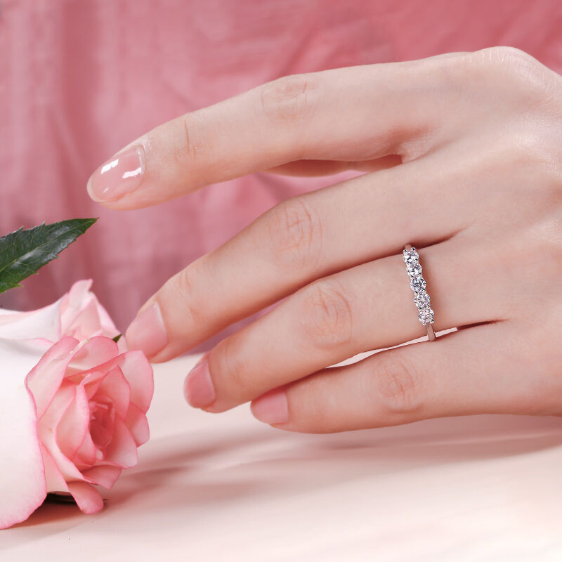 Jeulia Fedine Fidanzamento con Cinque Pietre in Argento Sterling