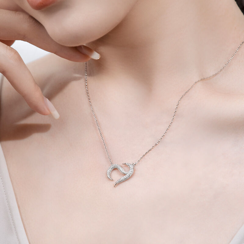 Jeulia Collar de Plata de Ley para Mujer con Logo Forma Corazón