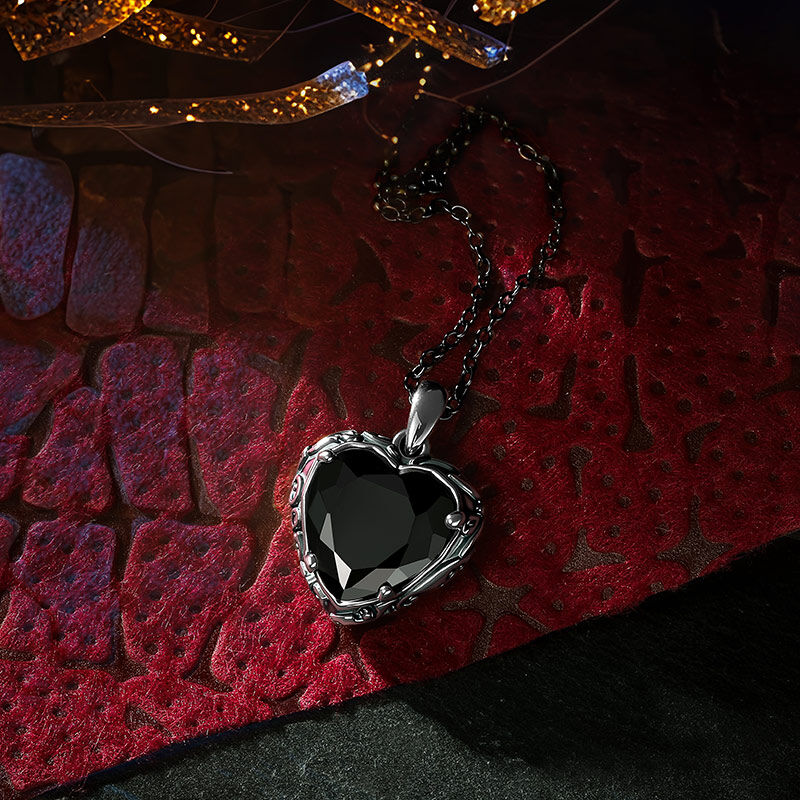 Jeulia Aged Finish Black Heart Necklace Sterling Silver