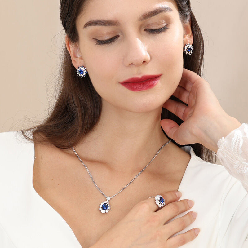 Jeulia Halo Oval Slipad Sterling Silver Halsband