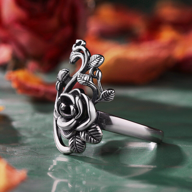 جوليا خاتم زهرة "الوردة القوطية" من الفضة الإسترليني